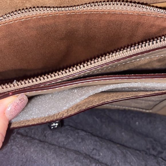 Coach Parker Tea Rose Turnlock Shoulder Bag Tan Leather Silver Chain - Picture 8 of 8